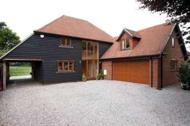  Image of 4 bedroom Detached house for sale in St. Peters Road Hayling Island PO11 at Hayling Island Hampshire, PO11 0RX