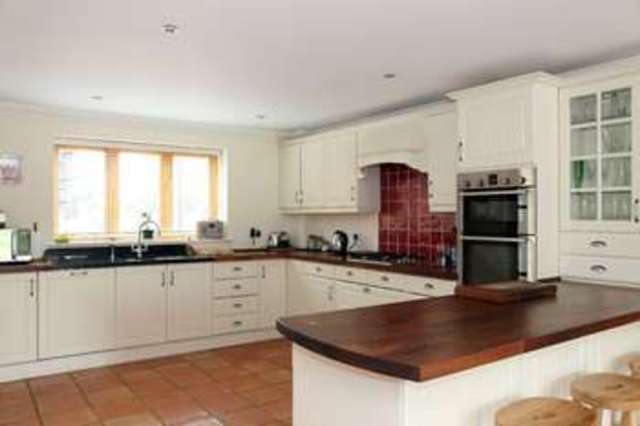  Image of 4 bedroom Detached house for sale in St. Peters Road Hayling Island PO11 at Hayling Island Hampshire, PO11 0RX