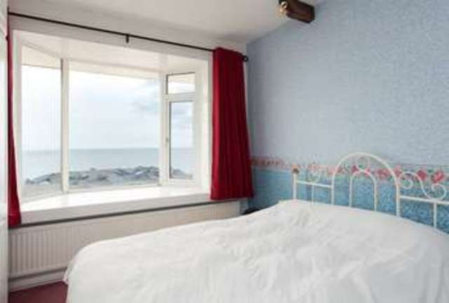  Image of 5 bedroom Property for sale in Southwood Road Hayling Island PO11 at Hayling Island Hampshire, PO11 9QL