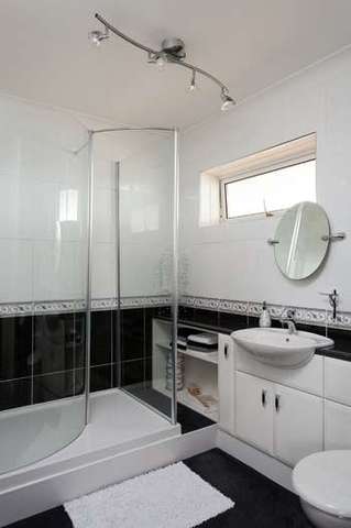  Image of 5 bedroom Property for sale in Southwood Road Hayling Island PO11 at Hayling Island Hampshire, PO11 9QL