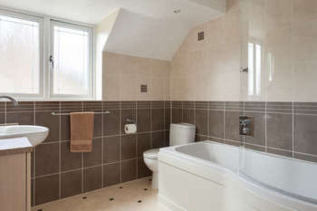  Image of 4 bedroom Detached house for sale in Sycamore Drive Hayling Island PO11 at Hayling Island Hampshire, PO11 0RD