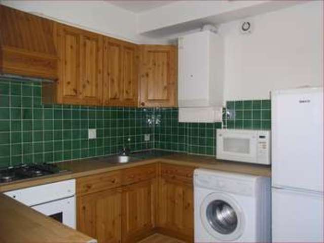  Image of 2 bedroom Flat for sale in Hadley Parade High Street Barnet EN5 at High Street  Barnet, EN5 5UW