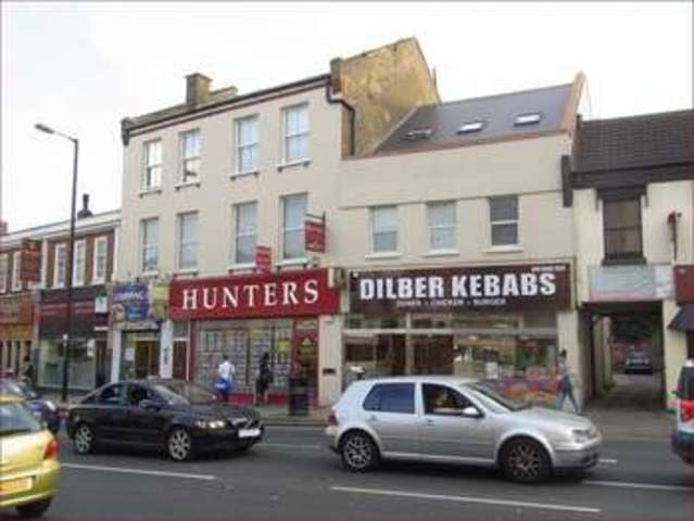  Image of 2 bedroom Flat for sale in Hadley Parade High Street Barnet EN5 at High Street  Barnet, EN5 5UW