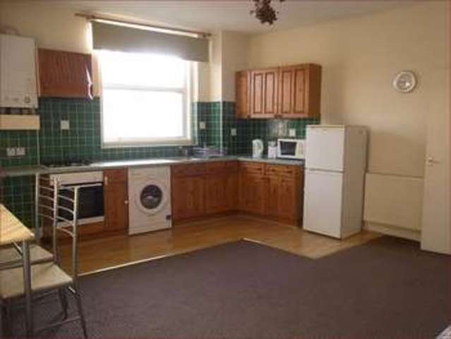  Image of 2 bedroom Flat for sale in Hadley Parade High Street Barnet EN5 at High Street  Barnet, EN5 5UW