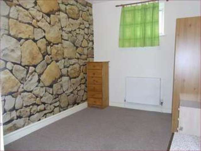  Image of 2 bedroom Flat for sale in Hadley Parade High Street Barnet EN5 at High Street  Barnet, EN5 5UW