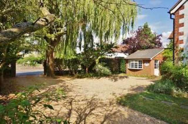  Image of 4 bedroom Detached house for sale in High Street Sutton Courtenay Abingdon OX14 at Sutton Courtenay  Abingdon, OX14 4AT