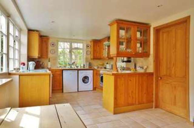  Image of 4 bedroom Detached house for sale in High Street Sutton Courtenay Abingdon OX14 at Sutton Courtenay  Abingdon, OX14 4AT