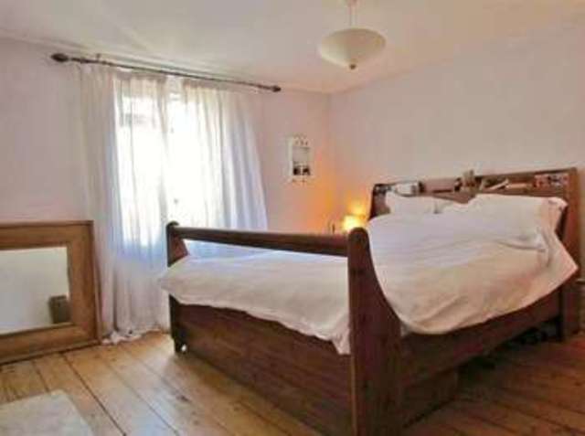  Image of 3 bedroom Terraced house for sale in High Street Sutton Courtenay Abingdon OX14 at Sutton Courtenay  Abingdon, OX14 4AP