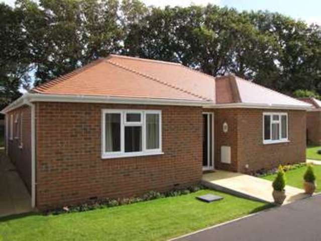  Image of 4 bedroom Detached house for sale in Solent Road Fareham PO14 at Hill Head Fareham Hampshire, PO14 3LD