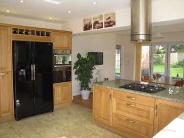 Image of 4 bedroom Detached house for sale in Solent Road Fareham PO14 at Hill Head Fareham Hampshire, PO14 3LD