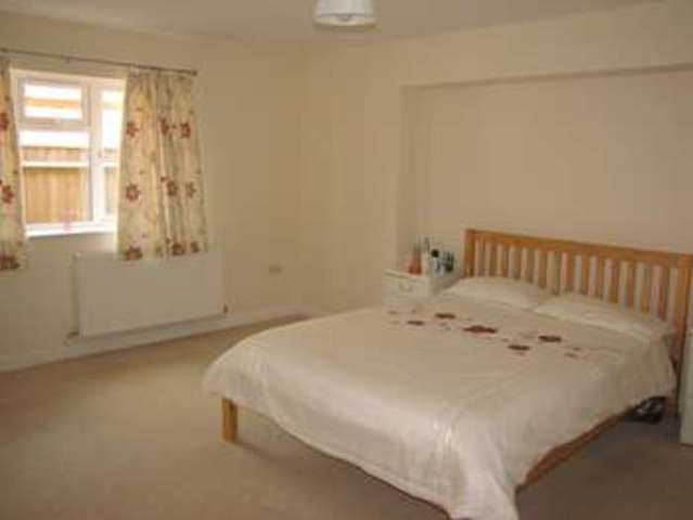  Image of 4 bedroom Detached house for sale in Solent Road Fareham PO14 at Hill Head Fareham Hampshire, PO14 3LD