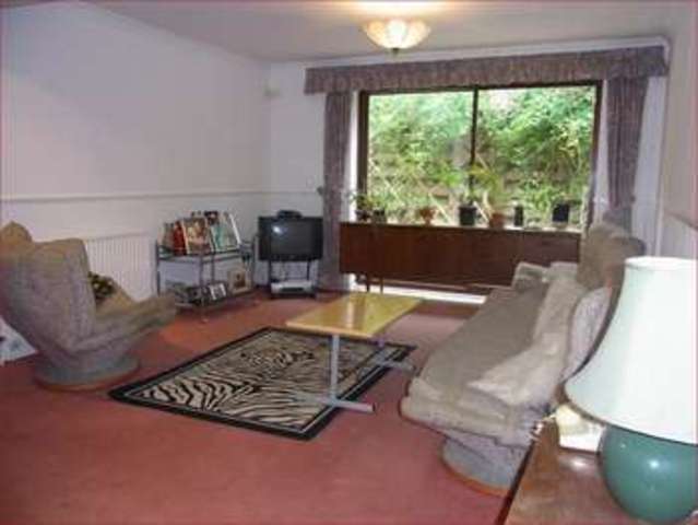  Image of 5 bedroom Semi-Detached house for sale in Hillary Rise High Barnet Barnet EN5 at Hillary Rise  Barnet, EN5 5AZ