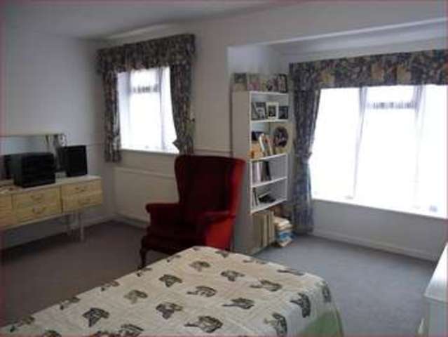  Image of 5 bedroom Semi-Detached house for sale in Hillary Rise High Barnet Barnet EN5 at Hillary Rise  Barnet, EN5 5AZ