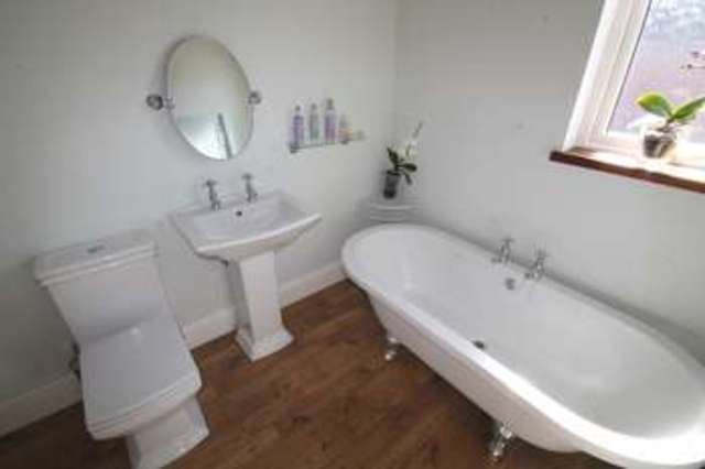  Image of 3 bedroom Town House for sale in Hillside Castle Donington Derby DE74 at Castle Donington Derbyshire, DE74 2NH
