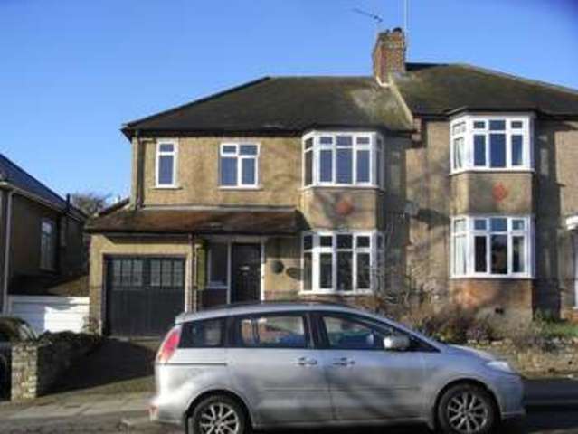  Image of 4 bedroom Property for sale in Hillside Gardens Barnet EN5 at Hillside Gardens  Barnet, EN5 2NL