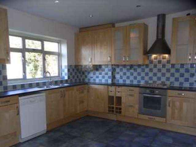  Image of 4 bedroom Property for sale in Hillside Gardens Barnet EN5 at Hillside Gardens  Barnet, EN5 2NL