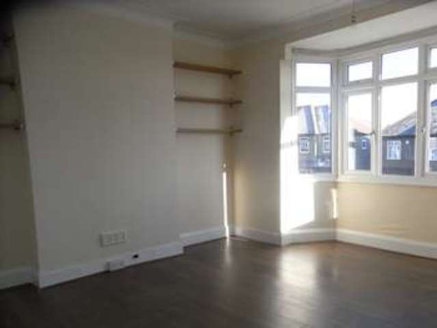  Image of 4 bedroom Property for sale in Hillside Gardens Barnet EN5 at Hillside Gardens  Barnet, EN5 2NL