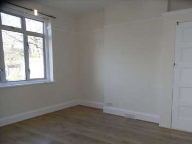  Image of 4 bedroom Property for sale in Hillside Gardens Barnet EN5 at Hillside Gardens  Barnet, EN5 2NL