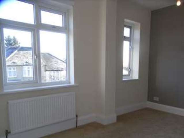  Image of 4 bedroom Property for sale in Hillside Gardens Barnet EN5 at Hillside Gardens  Barnet, EN5 2NL