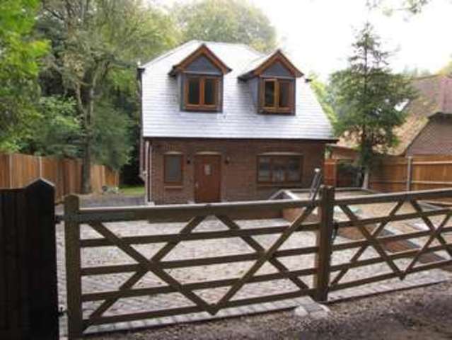  Image of 4 bedroom Detached house for sale in Lith Avenue Horndean Waterlooville PO8 at Horndean Waterlooville Hampshire, PO8 0BS