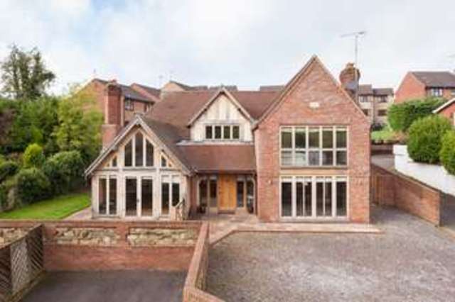  Image of 5 bedroom Detached house for sale in London Road Horndean Waterlooville PO8 at Horndean Waterlooville Hampshire, PO8 0BN