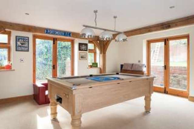  Image of 5 bedroom Detached house for sale in London Road Horndean Waterlooville PO8 at Horndean Waterlooville Hampshire, PO8 0BN