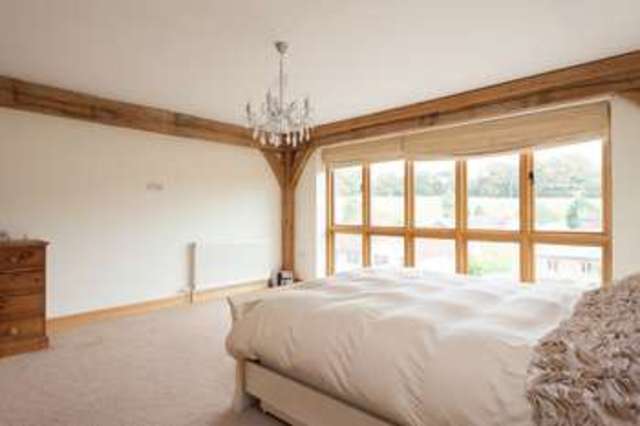  Image of 5 bedroom Detached house for sale in London Road Horndean Waterlooville PO8 at Horndean Waterlooville Hampshire, PO8 0BN