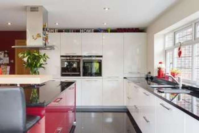  Image of 4 bedroom Detached house for sale in Five Heads Road Catherington Waterlooville PO8 at Horndean Waterlooville Hampshire, PO8 9NZ