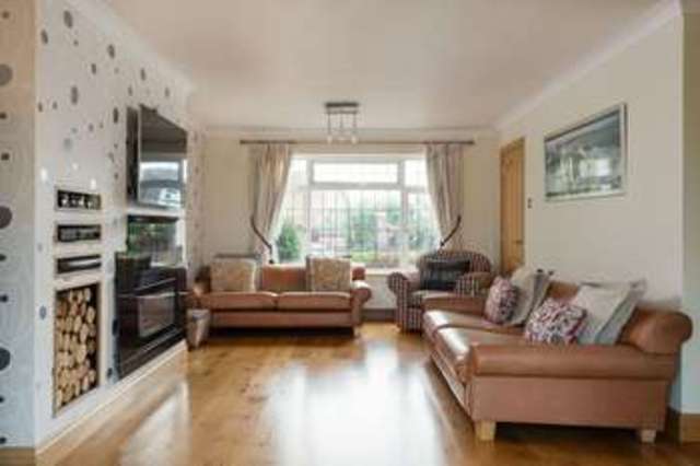  Image of 4 bedroom Detached house for sale in Five Heads Road Catherington Waterlooville PO8 at Horndean Waterlooville Hampshire, PO8 9NZ