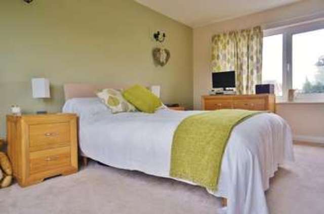  Image of 4 bedroom Semi-Detached house for sale in Howard Cornish Road Marcham Abingdon OX13 at Marcham  Abingdon, OX13 6PW