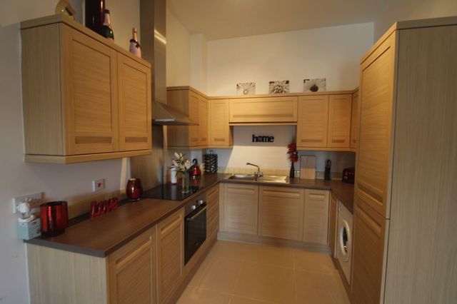  Image of 2 bedroom Flat for sale in Ingwood Parade Greetland Halifax HX4 at Ingwood Parade  Halifax, HX4 8DE
