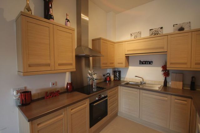  Image of 2 bedroom Flat for sale in Ingwood Parade Greetland Halifax HX4 at Ingwood Parade  Halifax, HX4 8DE