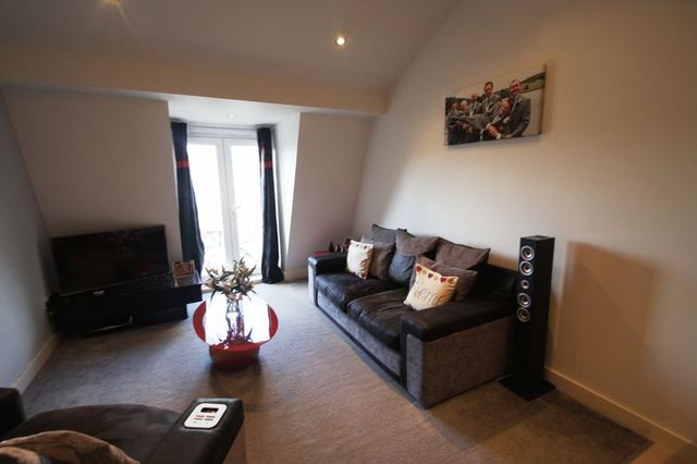  Image of 2 bedroom Flat for sale in Ingwood Parade Greetland Halifax HX4 at Ingwood Parade  Halifax, HX4 8DE
