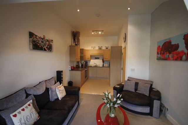  Image of 2 bedroom Flat for sale in Ingwood Parade Greetland Halifax HX4 at Ingwood Parade  Halifax, HX4 8DE