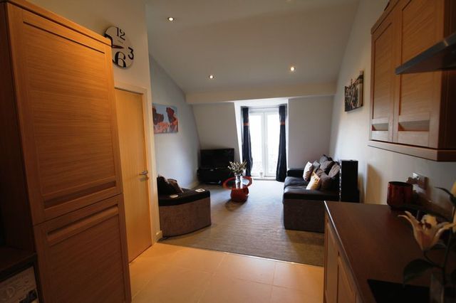  Image of 2 bedroom Flat for sale in Ingwood Parade Greetland Halifax HX4 at Ingwood Parade  Halifax, HX4 8DE