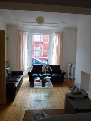  Image of 1 bedroom House Share to rent in Karslake Road Mossley Hill Liverpool L18 at Karslake Road Mossley Hill Liverpool, L18 1EY