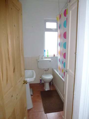 Image of 1 bedroom House Share to rent in Karslake Road Mossley Hill Liverpool L18 at Karslake Road Mossley Hill Liverpool, L18 1EY