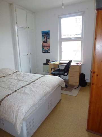  Image of 1 bedroom House Share to rent in Karslake Road Mossley Hill Liverpool L18 at Karslake Road Mossley Hill Liverpool, L18 1EY