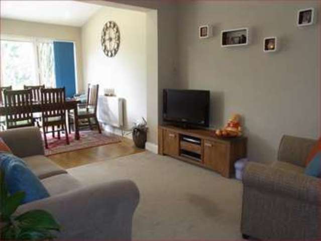  Image of 4 bedroom Semi-Detached house for sale in Kenerne Drive Barnet EN5 at Kenerne Drive  BARNET, EN5 2NW