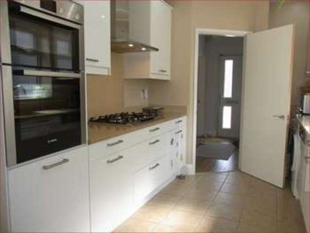  Image of 4 bedroom Semi-Detached house for sale in Kenerne Drive Barnet EN5 at Kenerne Drive  BARNET, EN5 2NW