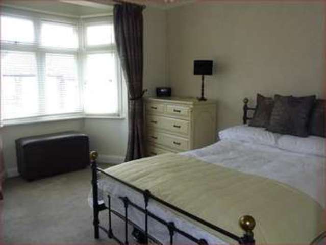  Image of 4 bedroom Semi-Detached house for sale in Kenerne Drive Barnet EN5 at Kenerne Drive  BARNET, EN5 2NW