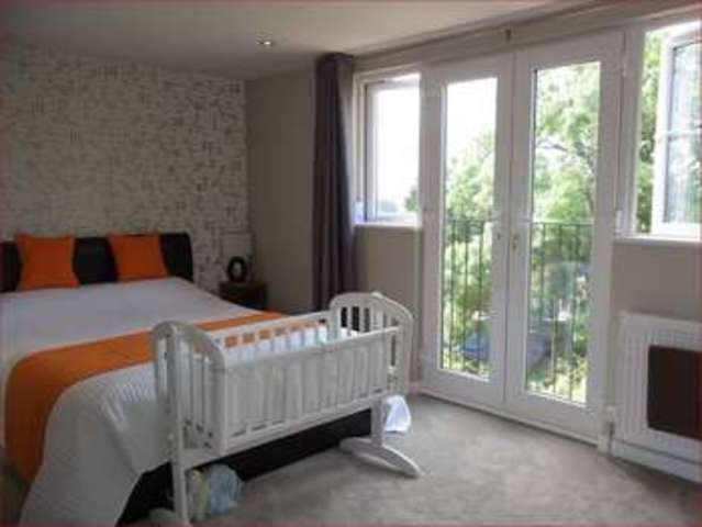  Image of 4 bedroom Semi-Detached house for sale in Kenerne Drive Barnet EN5 at Kenerne Drive  BARNET, EN5 2NW