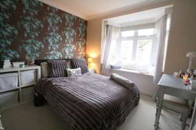  Image of 3 bedroom Semi-Detached house for sale in Kenerne Drive Barnet EN5 at Kenerne Drive Barnet Barnet, EN5 2NW