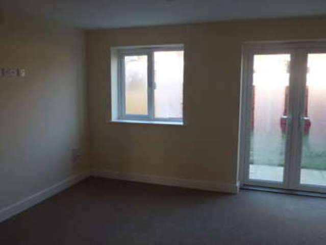 Image of 3 bedroom Detached house to rent in Kenilworth Drive Ilkeston DE7 at Kirk Hallam Ilkeston Kirk Hallam, DE7 4FJ