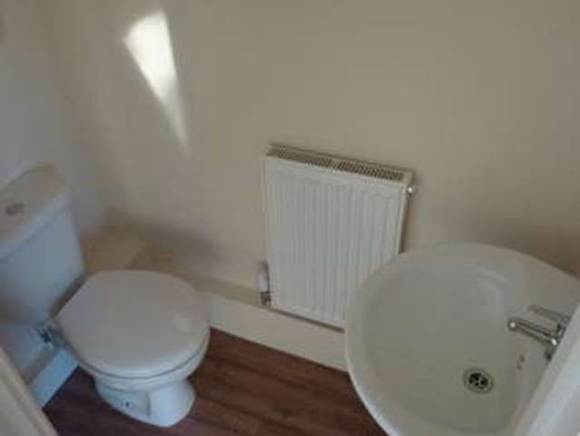  Image of 3 bedroom Detached house to rent in Kenilworth Drive Ilkeston DE7 at Kirk Hallam Ilkeston Kirk Hallam, DE7 4FJ