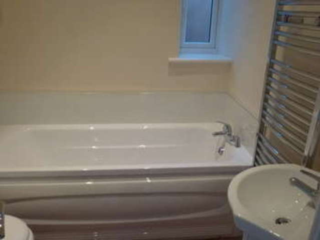  Image of 3 bedroom Detached house to rent in Kenilworth Drive Ilkeston DE7 at Kirk Hallam Ilkeston Kirk Hallam, DE7 4FJ