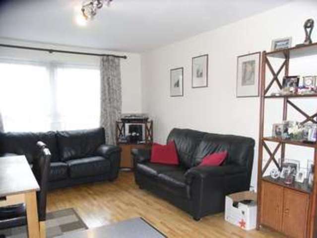  Image of 1 bedroom Property for sale in Kenley Close Cockfosters Barnet EN4 at Kenley Close  NEW BARNET, EN4 9QJ