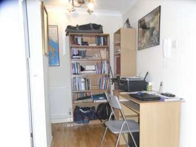  Image of 1 bedroom Property for sale in Kenley Close Cockfosters Barnet EN4 at Kenley Close  NEW BARNET, EN4 9QJ