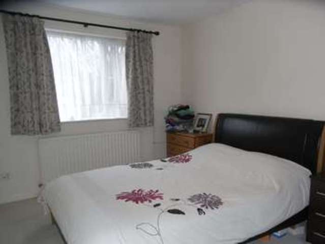  Image of 1 bedroom Property for sale in Kenley Close Cockfosters Barnet EN4 at Kenley Close  NEW BARNET, EN4 9QJ