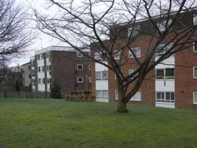  Image of 1 bedroom Property for sale in Kenley Close Cockfosters Barnet EN4 at Kenley Close  NEW BARNET, EN4 9QJ